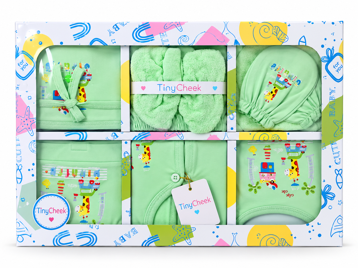 Baby Unisex Giraffe Print 8 Piece Gift Set